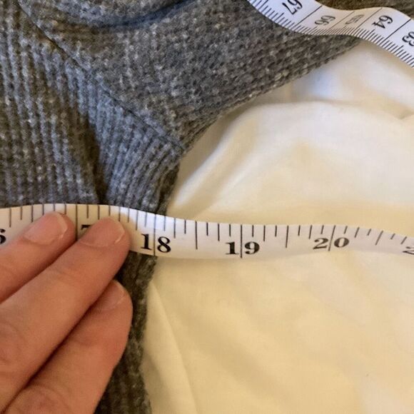 Michael Lauren ML-6589-GTM Lewiston-L/S With Thumbholes Crop Top Size Medium (G7 - Picture 6 of 8